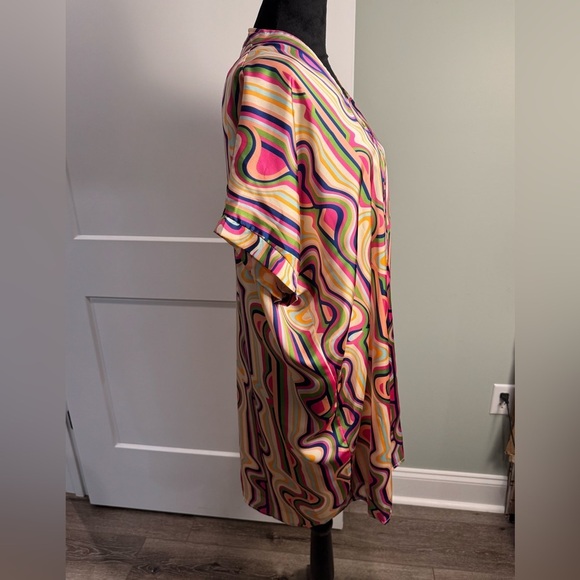 Karlie Multicolor retro Abstract v neck short sleeve satin dress Dress - Picture 3 of 10